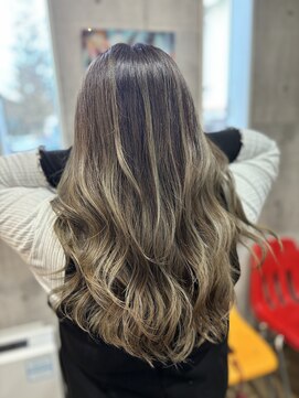 ウェリラバイハク(WeLila by haku) ハイライトカラー×レイヤーカット