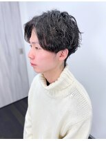 ネオン(neon)&nbsp;スパイラルパーマ×センターパート【柿本拓】