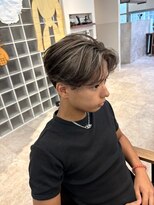 ハレケメリディッシュ(HAREKE meridish)&nbsp;センターパート×グレーハイライトカラー