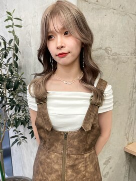 アロ 大阪梅田(alo) 【momoa】ミルクティーデザインカラー《ブリーチ/大阪梅田》