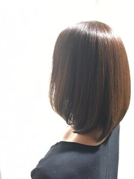 ラフォンテ ファーマ(LAFONTE fama)の写真/【厳選薬剤使用!】カラー時に栄養分を髪に閉じ込めるから、ダメージレスな仕上がりに♪艶・発色も◎