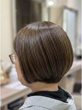 アッシュ 戸田公園店(Ash) 前下がり白髪ぼかしボブ