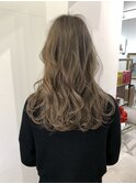 フェミニンロング・ヘルシーレイヤー・ハニーブロンド