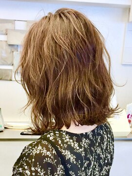 ミッテル(mittell) ミディアムヘア毛先パーマことりベージュ黒髪ウォーターフォール