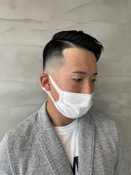 リズ(re's) サイドパートスキンフェード