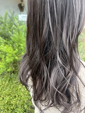 ヨナサン(Yona Saint) ホワイトアッシュバレイヤージュ