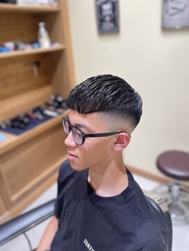 フォーコーナーズカットショップフェイビーズ 名古屋西(FourCornersCutShop favey's) クロップ×スキンフェード