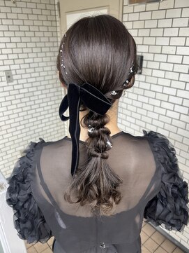 フェリーチェ(Felice) 編みおろし ヘアセット お呼ばれヘア 参列ヘア 金箔 リボン