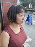 ショートボブ×オン眉前髪