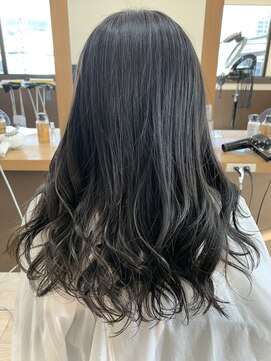 リアン(Lien) スモーキーグレージュ×ハイライト/赤味抹殺/透明感・くすみ感