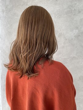 ニューカマー バイ ヘッドライト シブヤ(NEW COMER by HEADLIGHT shibuya) ブラウンベージュ×くびれロング