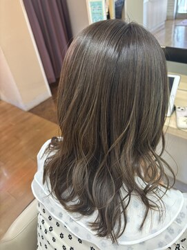 アメイジングヘアー 中沢店(AMAZING HAIR) カーキグレージュ