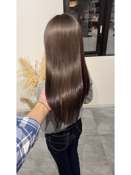 暗めグレージュカラー