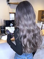 ブレイズヘアー(BLAZEhair) 【20代に人気】ホワイトシルバーシャドールーツ×ブリーチ2回