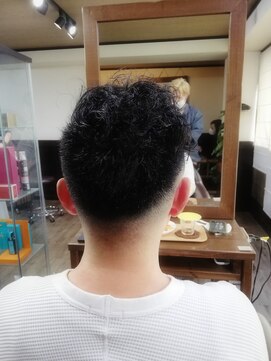 プラス(PLUS) かき上げメンズパーマ