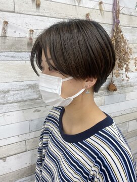 ラッコのおひるね 襟足スッキリハンサムショート