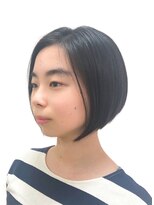 黄ぐまくん美容室 ショート 前下がりボブ