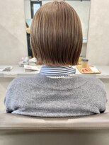 キートス 高知店(kiitos)&nbsp;○パツっと切りっぱなしボブミルクティーベージュ20代30代40代