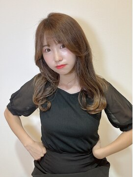 レヴィア(REVIA) レディースミディアムレイヤースタイル