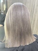 イリ 心斎橋(ili)&nbsp;インナーカラー/ハイライト/縮毛矯正/レイヤーカット/髪質改善