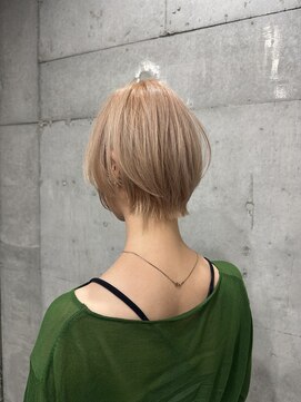 シャワー(SHOWER) ショートレイヤー/顔周りレイヤー/ショートボブ/髪質改善/前髪
