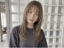 レイヤーカットで叶う理想の質感と小顔シルエット[金沢駅/レイヤーカット/ボブ/ダブルカラー/顔周り]
