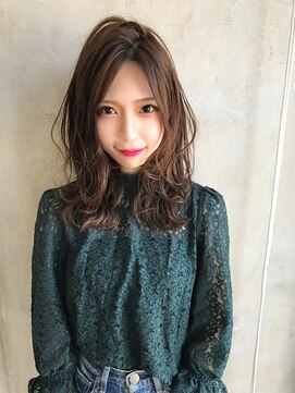 ザ シー 橋本(The C) 「The C 橋本店」骨格に似合うファッションと小顔ミディアムヘア