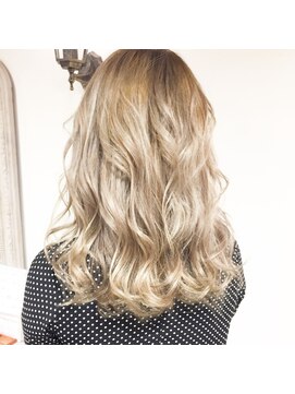 ロロネー 三国(Lolonois) 【Lolonois三国】ハイトーンホワイトべージュ