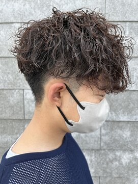 ヒュイル バイ ニアウ(Hwyl by Niau) メンズマッシュパーマツイストスパイラルパーマニュアンスパーマ