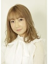 ドゥセリエ 新宿本店(de cellier) 柔らかな質感×重めフォルム×ハイトーンカラー