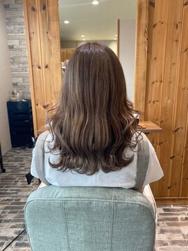 モエバイアリア(Moe by aria) 外ハネクビレミディアム