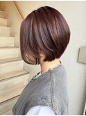 バック＆トップをふんわりさせたい方に　前下がりショートボブ
