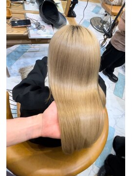 ロンドロゼ 池袋(Lond rose) イメチェン外ハネボブワイドバングホワイトブロンド美髪韓国