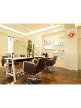 【横川】初めての方でも緊張せずに過ごせる雰囲気と、何でも相談しやすいスタイリストの人柄が人気の秘密◎