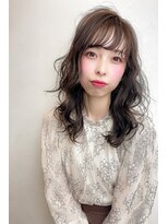 ウォークヘアーリリィ(Walk hair lily)&nbsp;スモーキーグレージュ×ゆるふわウェービーロング