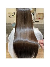 【酸性ストレート】ダメージを抑えて理想のストレートに