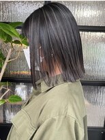スト 静岡鷹匠(sto) 大人シアーベージュミニウルフボブミディアムレイヤー