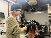 『カットからこだわる、再現性抜群の“可愛い”パーマ』スタイリスト【NANAE】