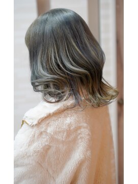 ムゥフ ヘアーアンドアイラッシュ(mouf hair&eyelash) ゴールド×グレーバレイヤージュ