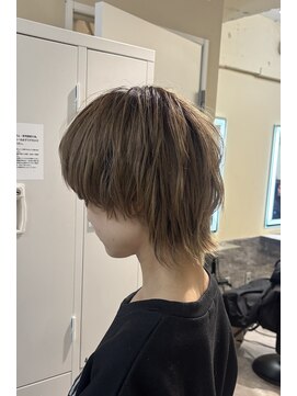 テン バイ アンブルリュクス 池袋(teN +by ambleluxe) ショートレイヤー/ウルフ/ハッシュカット