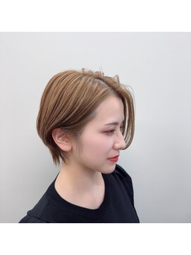 ショートボブ　ハイライト　白髪ぼかし　30代40代