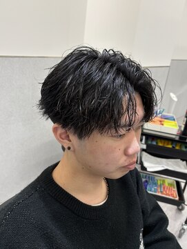 ビカムメンズヘアー 栄店(become men's hair) 縦落ちセンターパート