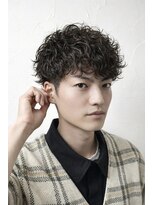 ゼロスバーバー(0's BARBER SHOP) 束感黒髪スペインカール人気流行