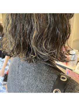 アルマヘアー(Alma hair by murasaki) ◎くせ毛を活かしたハイライトボブ◎