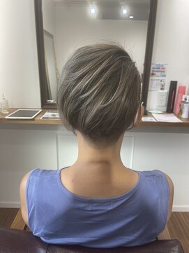 モアナ 逗子(MOANA) アッシュハイライト　ショート