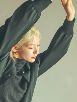 バーノン(VERNON) AVOCADO　BLONDE MEDIUM【VERNON】058-262-3611