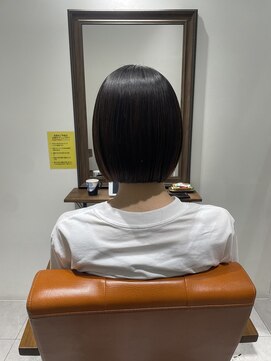 レアワンハナレ センター北美容院(lea/1 HANARE) 切りっぱなしミニボブ