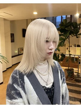 ネム(NE≡M) ホワイトブロンド