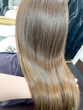 ミシェリー 新宿店(misherry) 梅雨夏対策☆自然な縮毛矯正で地毛風ストレート×くすみベージュ