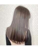 ナチュラルスポット(Natural Spot) 艶感ストレート[ブラウンベージュ/艶髪/透明感]